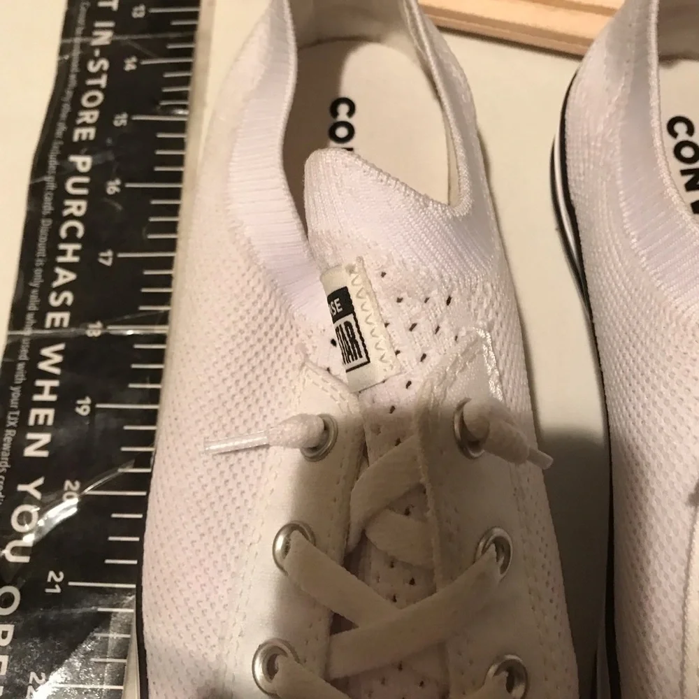 Converse size 10.5 white sneakers like new with a sock like look - Picture 5 of 11